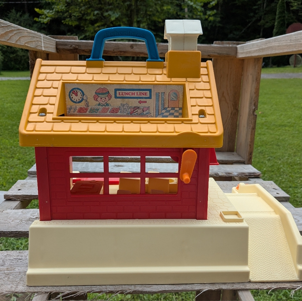 Vintage 1988 Fisher Price Little People School House 2550 House Only 15" x 14"
